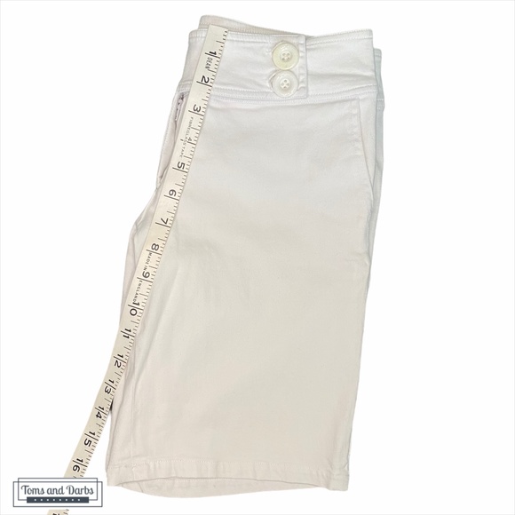 Lady Dutch White Cotton Bermuda Shorts - Picture 5 of 7